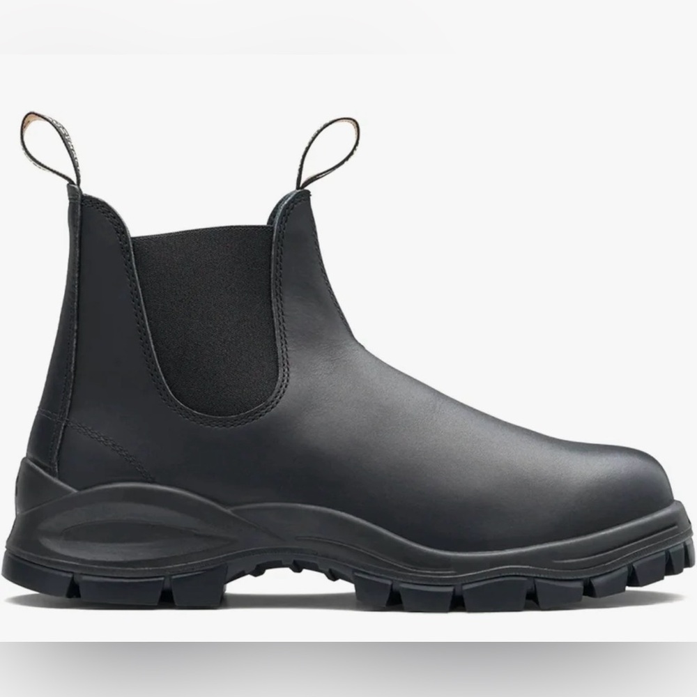 Blundstone Women’s Black Lug Sole Chelsea Boots